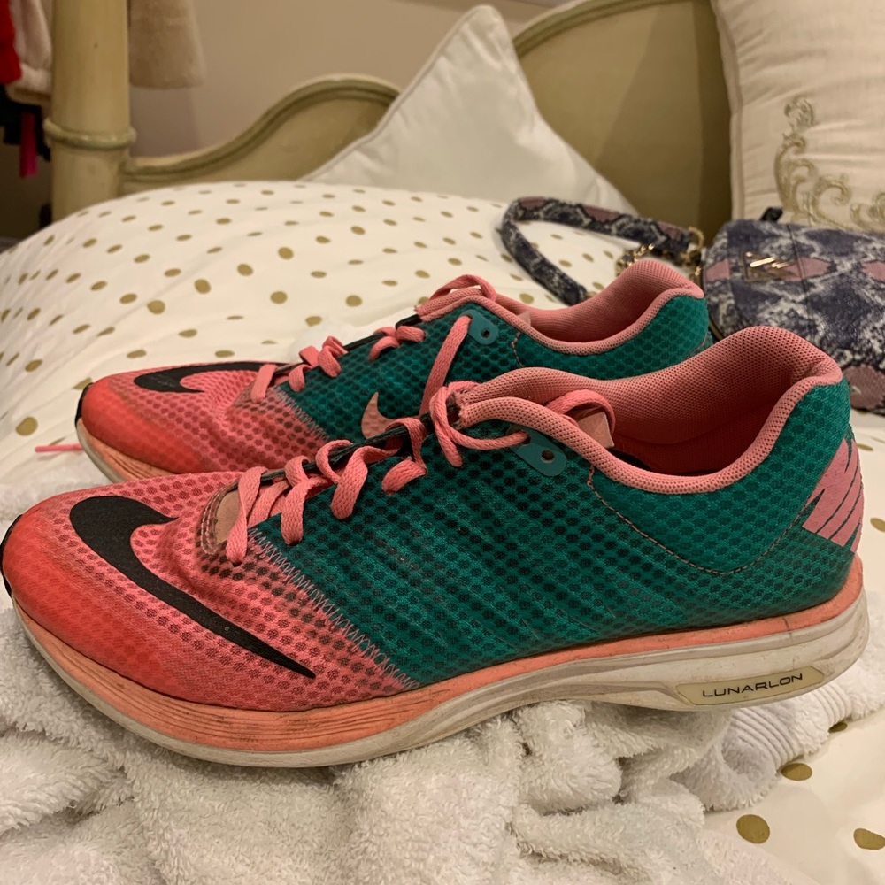 Nike tennis shoes